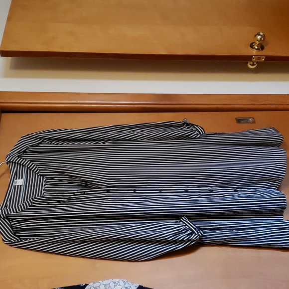 Old Navy Tops - Long silky top